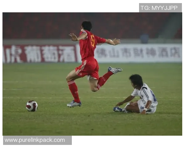 足球历史上最离谱的球星是谁他背后的荒诞故事令人匪夷所思